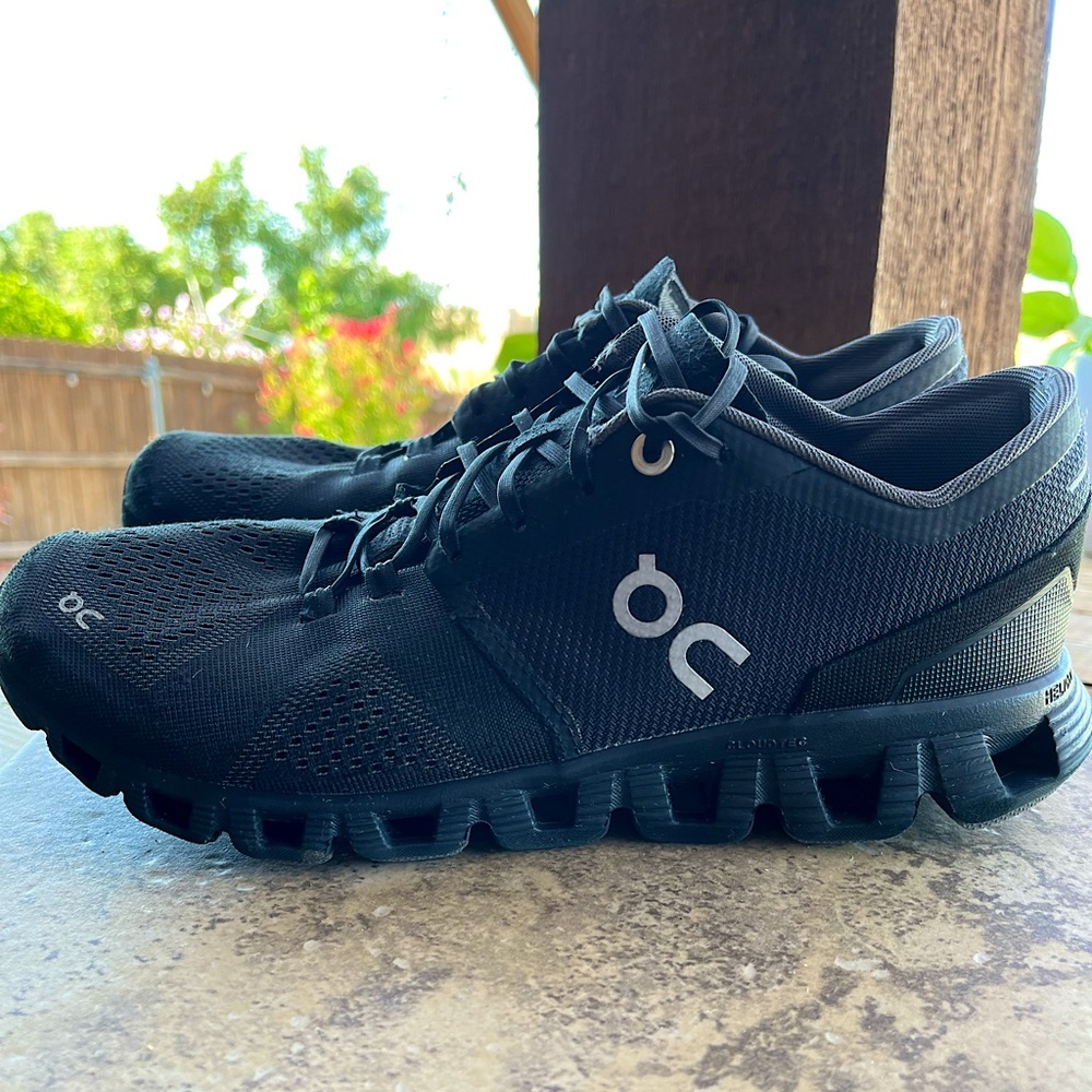 On Running Cloud X - Women’s Size 9 Black/Asphalt